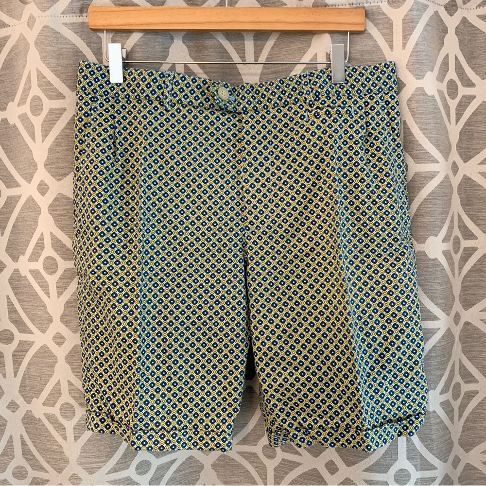 Club Monaco Men’s Cotton Textured 9-inch Shorts (Blue/Yellow) Size 32